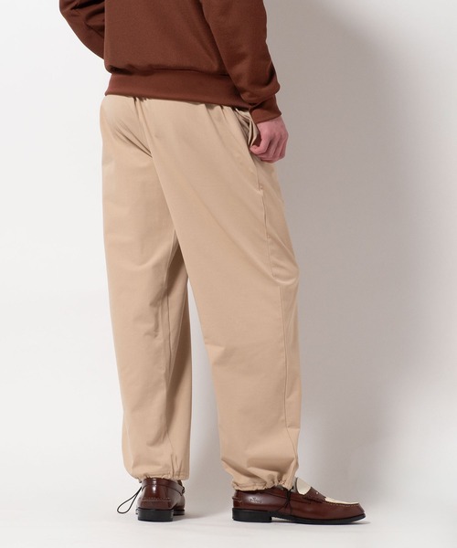BAYBLO(ベイブロ)の「(SA) ストレッチ ロゴ イージーパンツ(チノパンツ・メンズ・ベージュ/ネイビー/グレー/ブラック・M/L/LL)」の17枚目の写真