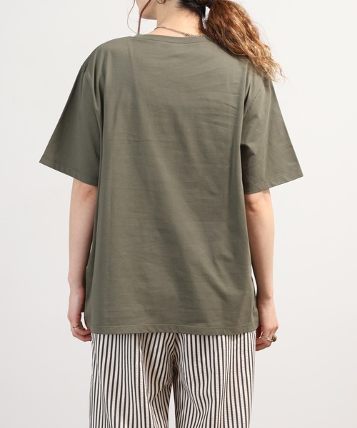 EGLANTINE(エグランティーヌ)の「EGLANTINE レオパード箔プリント半袖カットソー(Tシャツ/カットソー・レディース・カーキ/ブラック/オフホワイト・40)」の5枚目の写真