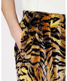 KENZO（ケンゾー）の「'KENZO Tiger' トラック ショートパンツ イン ベルベット ジャカード（その他パンツ）」
