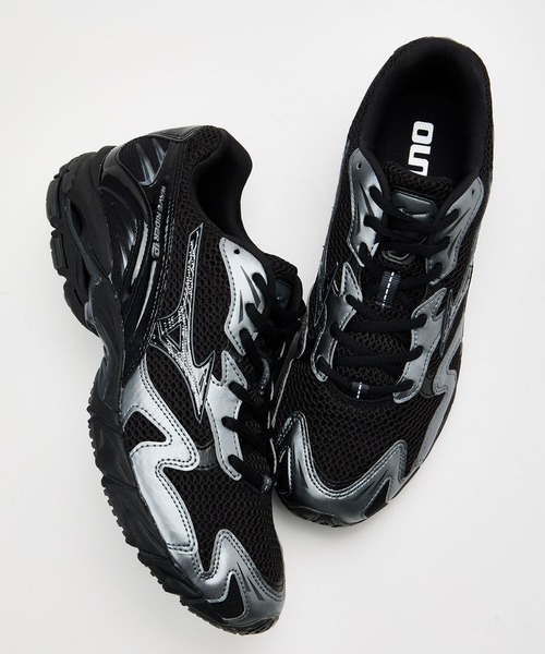 MIZUNO（ミズノ　）の「MIZUNO ミズノ WAVE RIDER 10 ウェーブ ライダー D1GA261601（スニーカー・メンズ・ブラック×グレー・27.5cm/26.5cm/24.5cm/23.5cm/28.0cm/27.0cm/26.0cm/25.0cm/24.0cm/23.0cm）」の3枚目の写真
