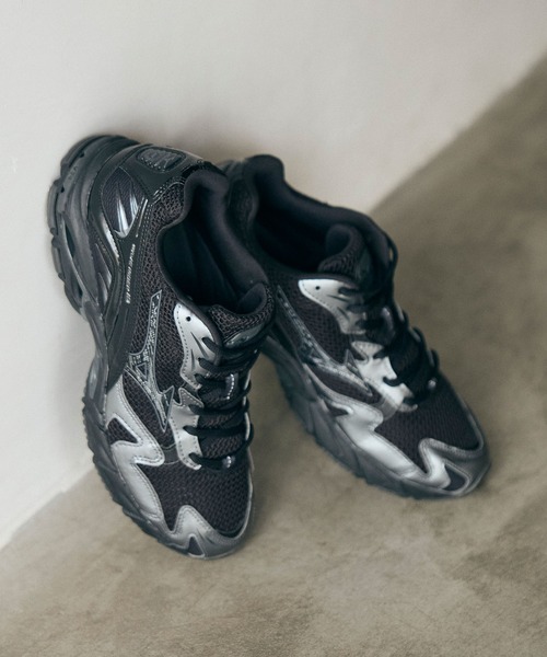 MIZUNO（ミズノ　）の「MIZUNO ミズノ WAVE RIDER 10 ウェーブ ライダー D1GA261601（スニーカー・メンズ・ブラック×グレー・27.5cm/26.5cm/24.5cm/23.5cm/28.0cm/27.0cm/26.0cm/25.0cm/24.0cm/23.0cm）」の10枚目の写真