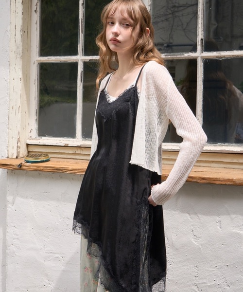 Birthday room(バースデイルーム)の「レースサテンアシメキャミOP/Lace satin asymmetrical camisole dress(ワンピース・レディース・オフホワイト/ブラック・FREE)」の2枚目の写真