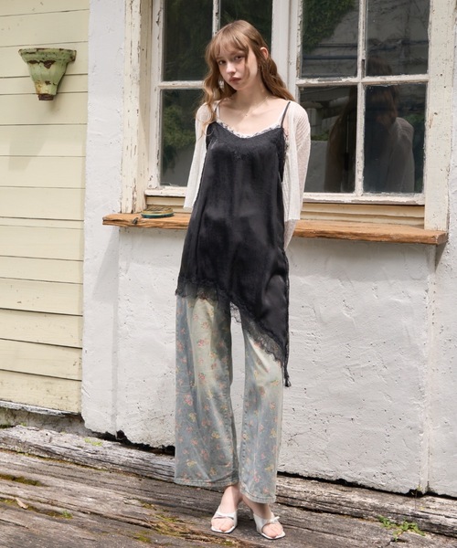 Birthday room(バースデイルーム)の「レースサテンアシメキャミOP/Lace satin asymmetrical camisole dress(ワンピース・レディース・オフホワイト/ブラック・FREE)」の12枚目の写真