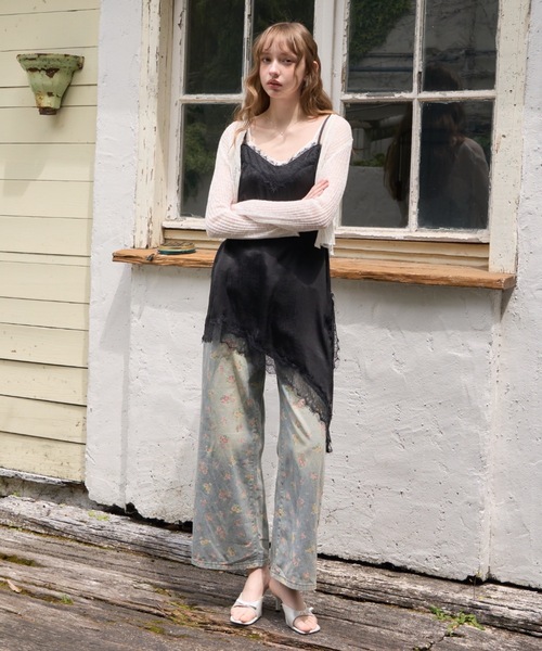 Birthday room(バースデイルーム)の「レースサテンアシメキャミOP/Lace satin asymmetrical camisole dress(ワンピース・レディース・オフホワイト/ブラック・FREE)」の13枚目の写真