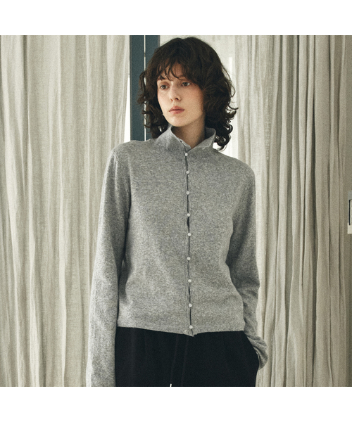 VANONE ATELIER(バノンアトリエ)の「KN4282 ウールブレンドハイネックカーディガン_メランジグレー(カーディガン/ボレロ・レディース・ライトグレー・FREE)」の1枚目の写真