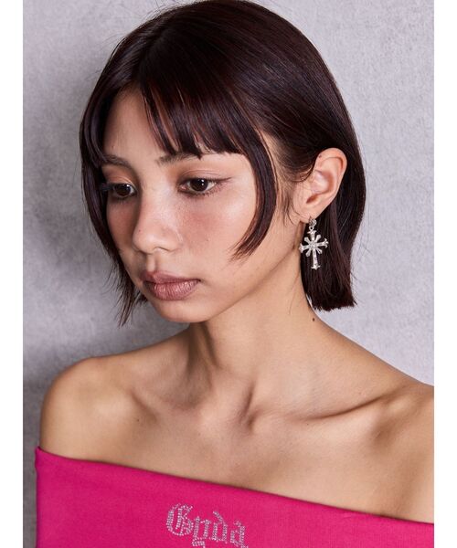 GYDA（ジェイダ）の「JEYSUS sacred edge crossピアス（ピアス（両耳用）・レディース・シルバー/ゴールド・FREE）」の4枚目の写真