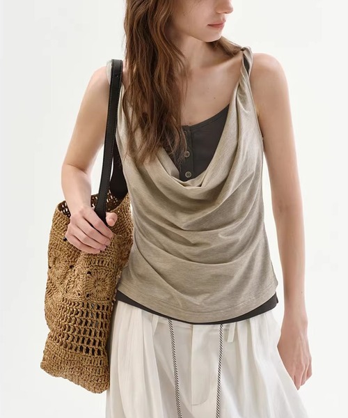 Fano Studios(ファノ ストゥディオズ)の「フェイクレイヤード ドレープネック タンクトップ FC26S062【Fano Studios】【2026SS】(Tシャツ/カットソー・レディース・ベージュ・S/M/L)」の9枚目の写真