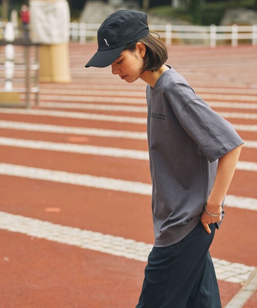 AIGLE（エーグル）の「AIGLE オーバーサイズバックプリントロゴ 半袖Tシャツ（Tシャツ/カットソー・メンズ・パープル/ベージュ/チャコール/ホワイト/ダークグリーン/グレイッシュブルー・M/L/XS/S/XXS）」の12枚目の写真