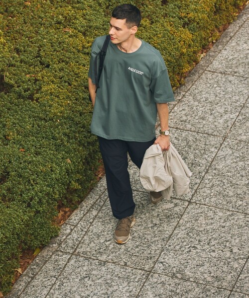 AIGLE（エーグル）の「AIGLE オーバーサイズバックプリントロゴ 半袖Tシャツ（Tシャツ/カットソー・メンズ・パープル/ベージュ/チャコール/ホワイト/ダークグリーン/グレイッシュブルー・M/L/XS/S/XXS）」の21枚目の写真