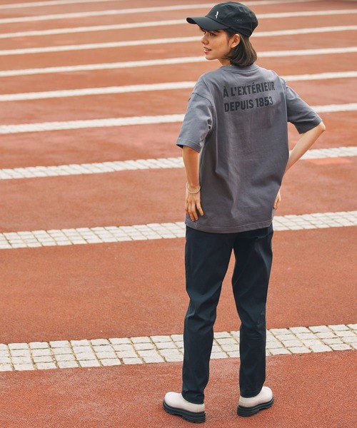 AIGLE（エーグル）の「AIGLE オーバーサイズバックプリントロゴ 半袖Tシャツ（Tシャツ/カットソー・メンズ・パープル/ベージュ/チャコール/ホワイト/ダークグリーン/グレイッシュブルー・M/L/XS/S/XXS）」の20枚目の写真