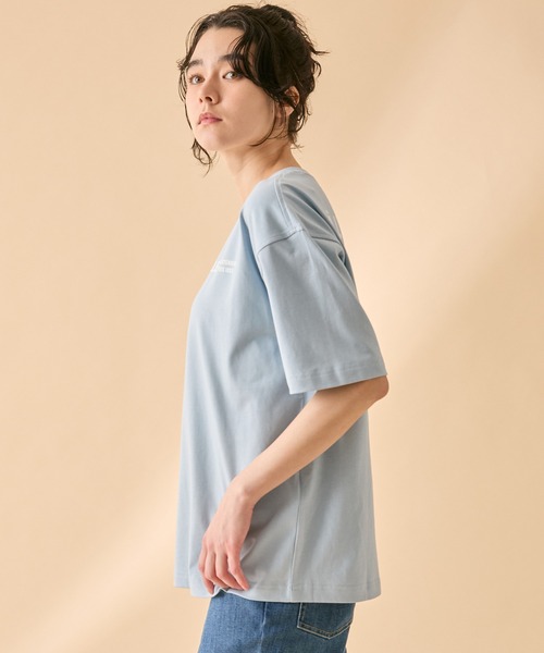 AIGLE（エーグル）の「AIGLE オーバーサイズバックプリントロゴ 半袖Tシャツ（Tシャツ/カットソー・メンズ・パープル/ベージュ/チャコール/ホワイト/ダークグリーン/グレイッシュブルー・M/L/XS/S/XXS）」の8枚目の写真
