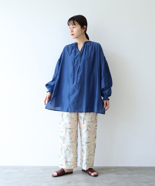 yuni(ユニ )の「Island print relax pants(その他パンツ・レディース・ベージュ/ピンク・FREE)」の6枚目の写真