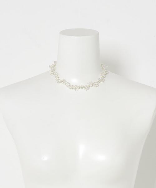 URBAN RESEARCH（アーバンリサーチ）の「decor『デコール』　FLOWER PEARL BEADSCHOKER（ネックレス・レディース・ホワイト系その他・ONE）」の3枚目の写真