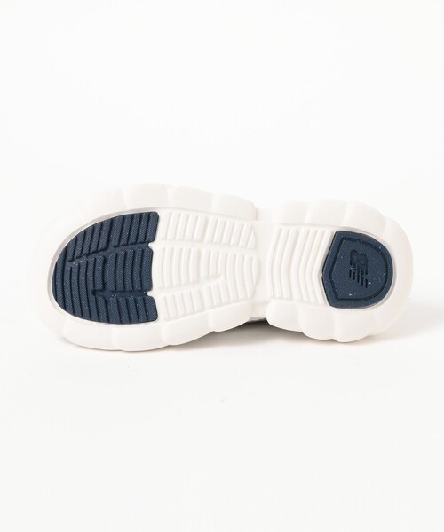 NEW BALANCE(ニューバランス)の「New Balance / 230 Hook and Loop(17~21cm)(サンダル・キッズ・ブラック/シルバー・17/18/19/20/21)」の5枚目の写真
