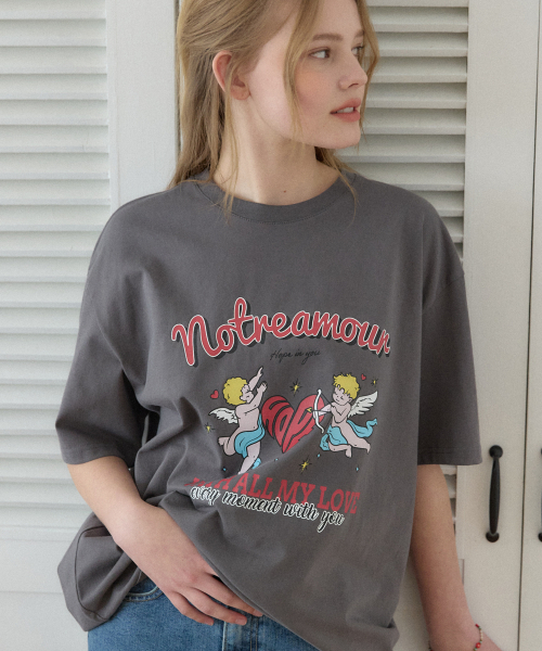 OURHOPE(アワーホープ)の「エンジェルグラフィックTシャツ - チャコール(Tシャツ/カットソー・レディース・チャコールグレー・ONE)」の1枚目の写真