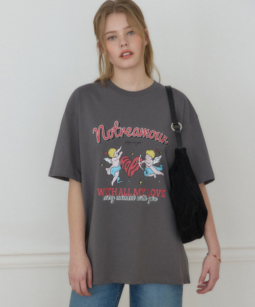 OURHOPE(アワーホープ)の「エンジェルグラフィックTシャツ - チャコール(Tシャツ/カットソー・レディース・チャコールグレー・ONE)」の3枚目の写真