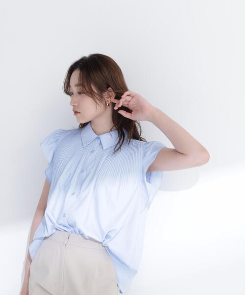 NATURAL BEAUTY BASIC（ナチュラルビューティーベーシック）の「プリーツフリルスリーブシャツ（シャツ/ブラウス・レディース・ブルー/オフホワイト/イエロー・ﾌﾘ-）」の2枚目の写真