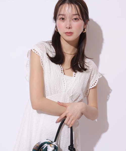 Mystrada(マイストラーダ)の「カットワークワンピース(ワンピース・レディース・ホワイト/ピンク/レッド/ブラック・36/38)」の16枚目の写真