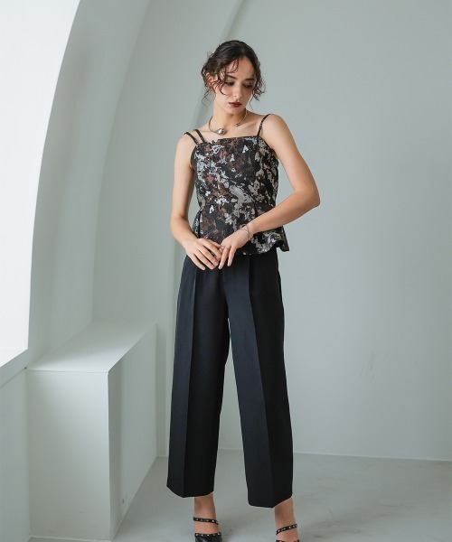 Callarus(カラルス)の「3点セットパンツドレス(バルーンチュールブラウス+ジャガードペプラムキャミ+パンツ)〔Callarus〕(パンツドレス・レディース・ブラック系/ネイビー系・LL/L/M)」の3枚目の写真