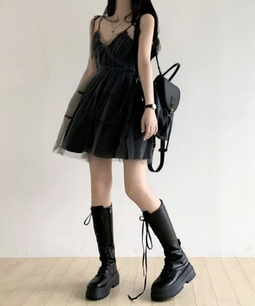 Mejoul(メジュール)の「【2026春夏新作】肩リボンチュールボリュームティアードミニワンピース(ワンピース・レディース・グレー・F)」の6枚目の写真