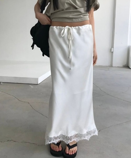 FREE STYLISTS(フリー スタイリスト)の「YUGA_YGMC Korean-style satin lace skirt(スカート・レディース・ホワイト/ブラック・FREE)」の1枚目の写真