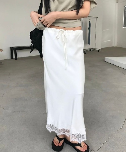 FREE STYLISTS(フリー スタイリスト)の「YUGA_YGMC Korean-style satin lace skirt(スカート・レディース・ホワイト/ブラック・FREE)」の3枚目の写真