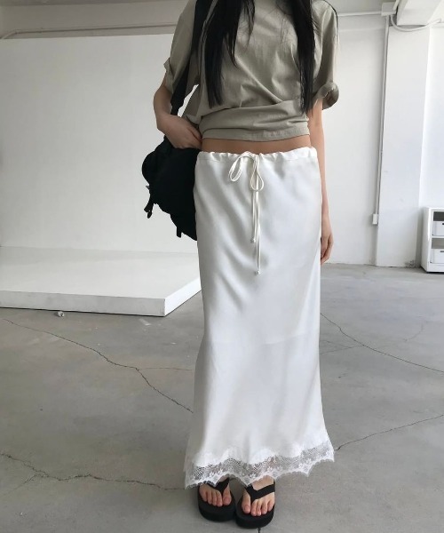 FREE STYLISTS(フリー スタイリスト)の「YUGA_YGMC Korean-style satin lace skirt(スカート・レディース・ホワイト/ブラック・FREE)」の5枚目の写真