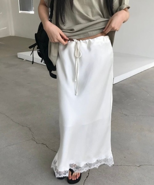 FREE STYLISTS(フリー スタイリスト)の「YUGA_YGMC Korean-style satin lace skirt(スカート・レディース・ホワイト/ブラック・FREE)」の4枚目の写真