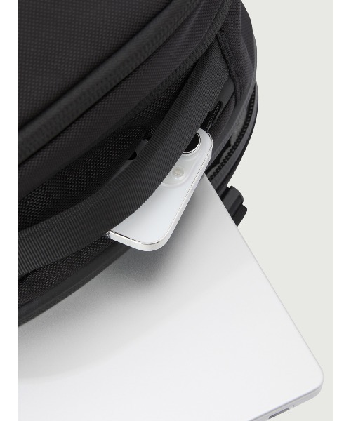 WEXLEY(ウェクスレイ)の「TWL STRUCTURED / 30L Multifunction Pack(ビジネスバッグ・メンズ・ブラック・ONE SIZE)」の16枚目の写真