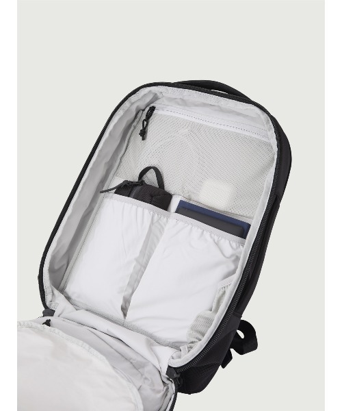 WEXLEY(ウェクスレイ)の「TWL STRUCTURED / 30L Multifunction Pack(ビジネスバッグ・メンズ・ブラック・ONE SIZE)」の11枚目の写真