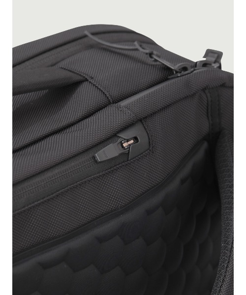 WEXLEY(ウェクスレイ)の「TWL STRUCTURED / 30L Multifunction Pack(ビジネスバッグ・メンズ・ブラック・ONE SIZE)」の8枚目の写真