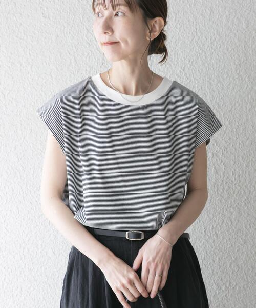 ITEMS URBANRESEARCH(アイテムズ アーバンリサーチ)の「『接触冷感/UVカット』クルーネックノースリTシャツ(Tシャツ/カットソー・レディース・ブラック/ライトブラウン/ホワイト/ホワイト系その他・FREE)」の1枚目の写真