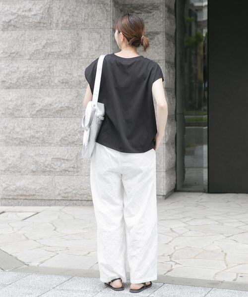 ITEMS URBANRESEARCH(アイテムズ アーバンリサーチ)の「『接触冷感/UVカット』クルーネックノースリTシャツ(Tシャツ/カットソー・レディース・ブラック/ライトブラウン/ホワイト/ホワイト系その他・FREE)」の13枚目の写真