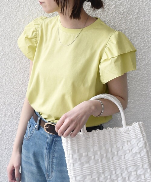 SHIPS Colors(シップス カラーズ)の「【WEB限定】SHIPS Colors:〈手洗い可能〉異素材 フリルスリーブ カットソー◇(Tシャツ/カットソー・レディース・ブラック/イエロー/オフホワイト・ONE SIZE)」の3枚目の写真