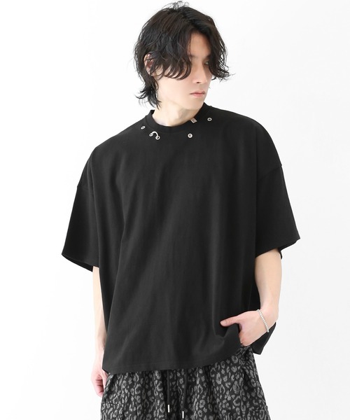 minsobi(ミンソビ)の「ネックピアス アイルレットデザイン ワイドクロップドTシャツ(Tシャツ/カットソー・メンズ・ブラック・FREE)」の17枚目の写真