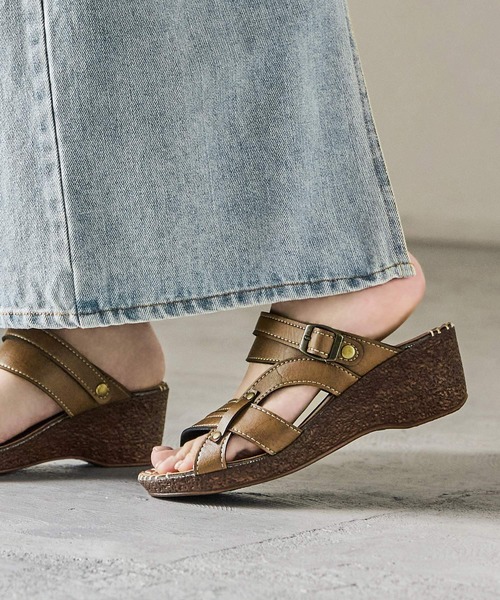 Fashion Letter（ファッションレター）の「日本製 2wayダブルベルト ヴィーガンレザー ウェッジサボサンダル 痛くないサンダル（サンダル・レディース・ダークブラウン/ブロンズ/キャメル/ブルー/ブラック・LL/L/M/S）」の21枚目の写真