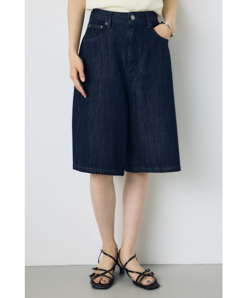 AZUL by moussy（アズールバイマウジー）の「【サイズ,身長別画像あり】【セットアップ対応】AZUL DENIM 甘撚りハーフパンツ　春服　夏服　デニム　大人カジュアル（デニムパンツ・レディース・ライトブルー/ワンウォッシュ・SMALL/MEDIUM）」の2枚目の写真