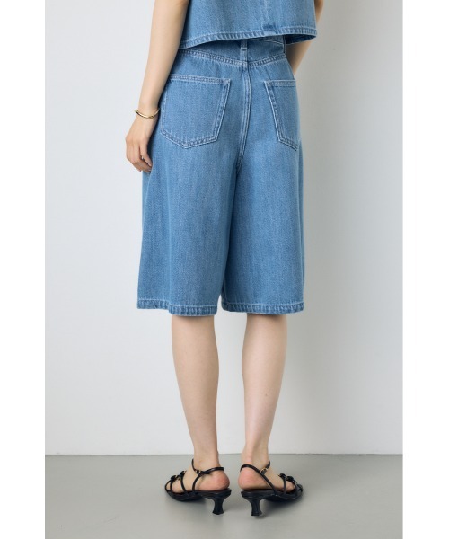AZUL by moussy（アズールバイマウジー）の「【サイズ,身長別画像あり】【セットアップ対応】AZUL DENIM 甘撚りハーフパンツ　春服　夏服　デニム　大人カジュアル（デニムパンツ・レディース・ライトブルー/ワンウォッシュ・SMALL/MEDIUM）」の4枚目の写真