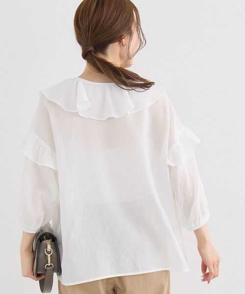 le.coeur blanc（ルクールブラン）の「Vネックダブルフリルブラウス（シャツ/ブラウス・レディース・ネイビー/ピンクベージュ/オフホワイト・38）」の21枚目の写真