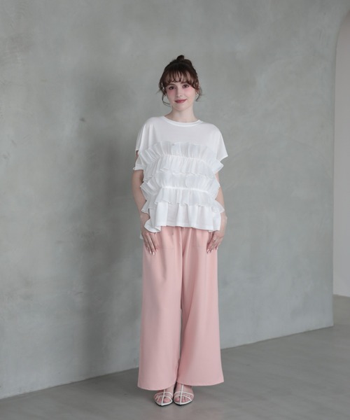 M y u(ミュー)の「フラワーブーケTシャツ(Tシャツ/カットソー・レディース・Black/White/Beige・ML)」の2枚目の写真
