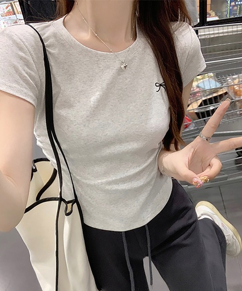 LAFFMO(ラフモ)の「リボン刺繍 サイドギャザーTシャツ(Tシャツ/カットソー・レディース・イエロー/グレー/パープル/ホワイト/ブルー・F)」の16枚目の写真