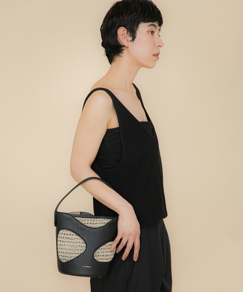 LE VERNIS(ル・ベルニ)の「LE VERNIS(ル・ベルニ)Hole digging bucket bag(ハンドバッグ・レディース・ブラウン/ブラック・FREE)」の7枚目の写真