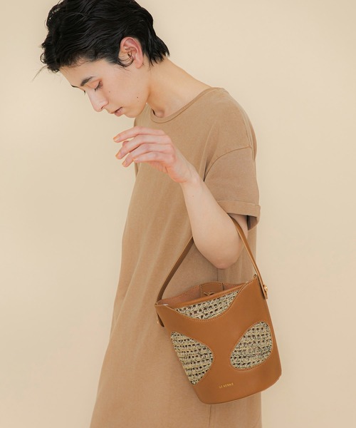 LE VERNIS(ル・ベルニ)の「LE VERNIS(ル・ベルニ)Hole digging bucket bag(ハンドバッグ・レディース・ブラウン/ブラック・FREE)」の10枚目の写真