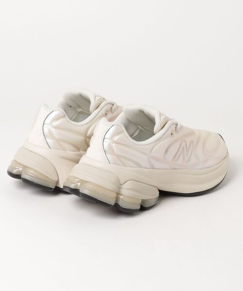 NEW BALANCE（ニューバランス）の「Abzorb 5030（スニーカー・レディース・シルバー/ベージュ・22.5cm/23.0cm/23.5cm/24.0cm/24.5cm/25.0cm/25.5cm/26.0cm/26.5cm/27.0cm/27.5cm/29.0cm/28.5cm/28.0cm/30.0cm）」の4枚目の写真