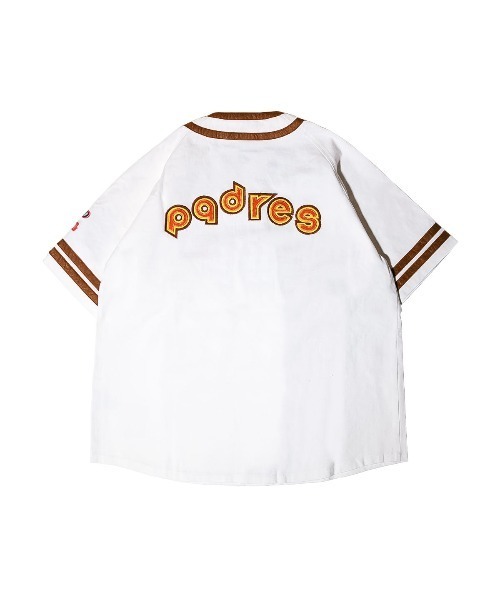 Fanatics（ファナティクス）の「ファナティクス【Fanatics】‐ サンディエゴ パドレス ベースボールシャツ【San Diego Padres COOPERSTOWN BASEBALL SHIRT NATURAL ML2126SS0002】（シャツ/ブラウス・メンズ・ナチュラル・M/L/XL）」の2枚目の写真
