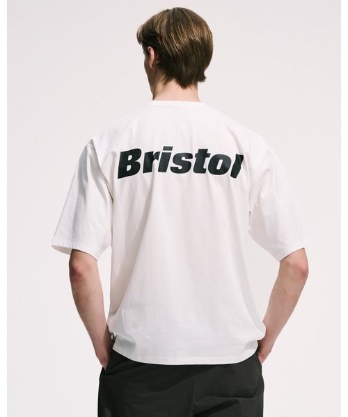 F.C.Real Bristol(エフシーレアルブリストル)の「BRISTOL BAGGY TEE(Tシャツ/カットソー・メンズ・ホワイト/ブラック/グレイッシュベージュ・SMALL/MEDIUM/LARGE/X-LARGE/XX-LARGE)」の4枚目の写真