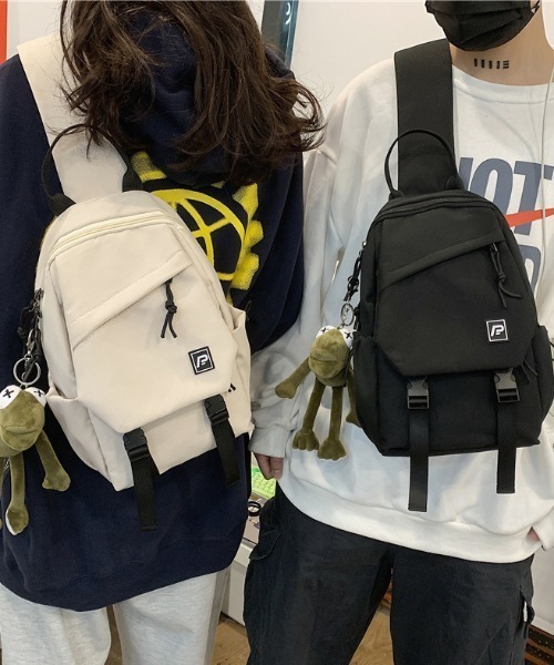 boemy(ボエミー)の「ダブルベルト ボディリュック(ボディバッグ/ウエストポーチ・レディース・ブラック/カーキ/ホワイト・FREE)」の10枚目の写真