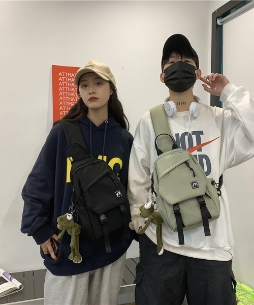boemy(ボエミー)の「ダブルベルト ボディリュック(ボディバッグ/ウエストポーチ・レディース・ブラック/カーキ/ホワイト・FREE)」の13枚目の写真