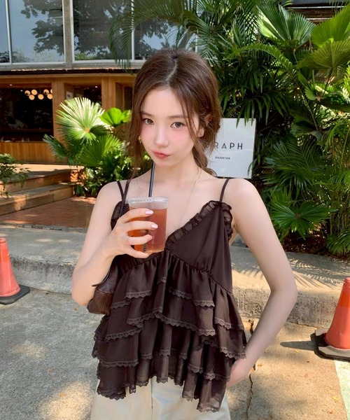 LYEON（リヨン）の「ティアードフリルキャミソール（キャミソール・レディース・ブラウン/オフホワイト・FREE）」の6枚目の写真