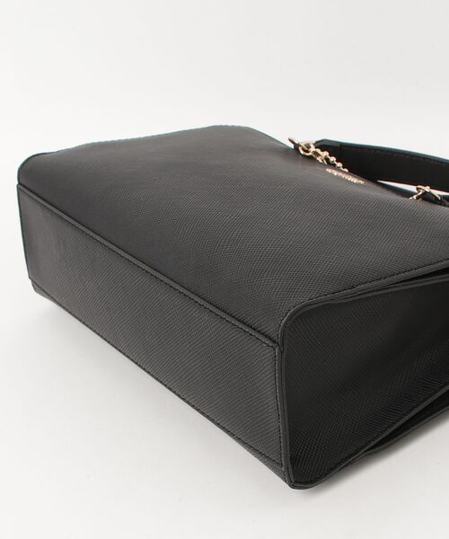 Guess(ゲス)の「KATY Satchel ショルダーバッグ(ショルダーバッグ・レディース・キナリ/ブラック・ONE SIZE)」の15枚目の写真